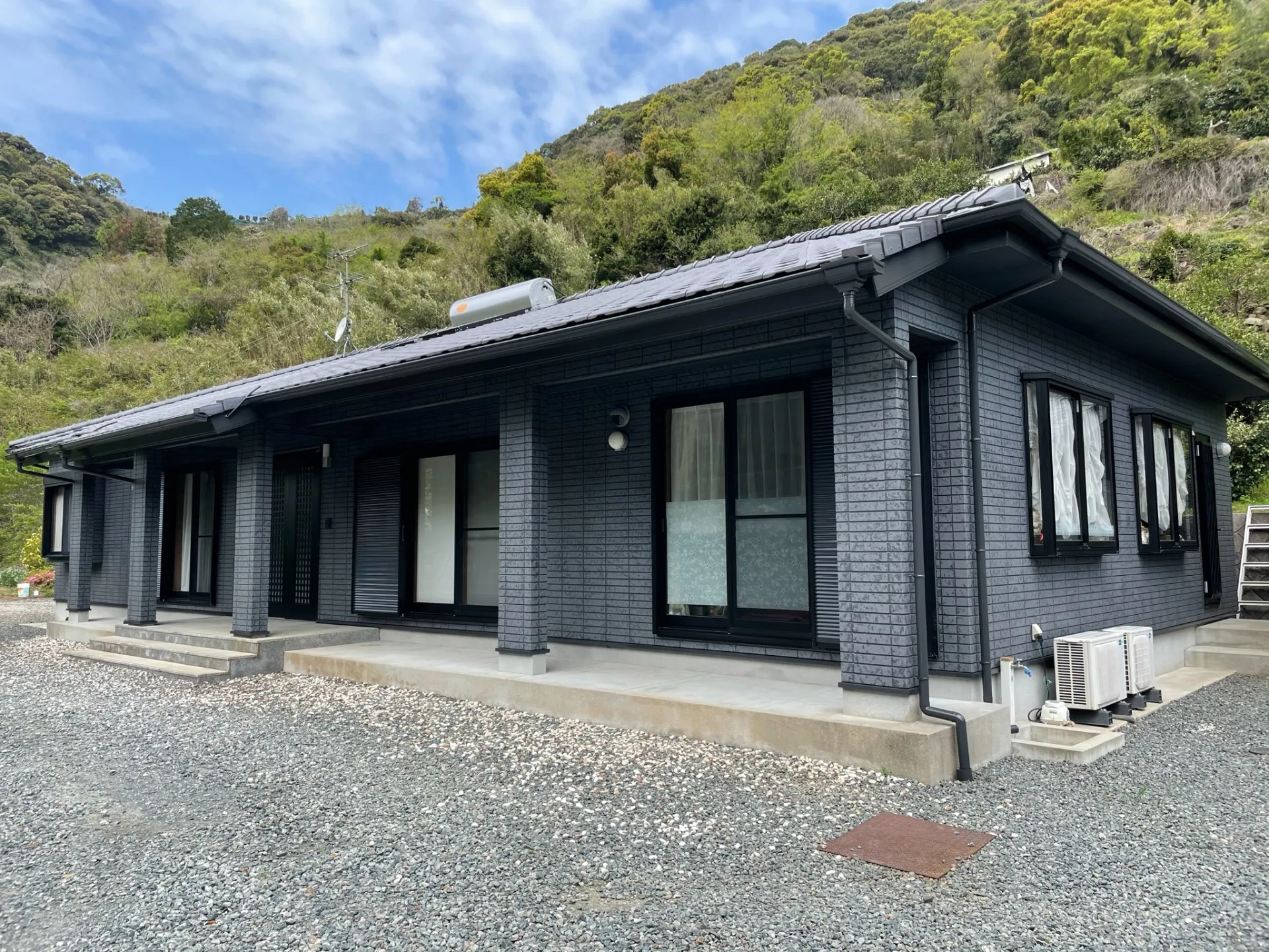 熊本市西区K様邸|外壁塗装・シーリング工事|グレーのダブルトーンで美しくリフォーム