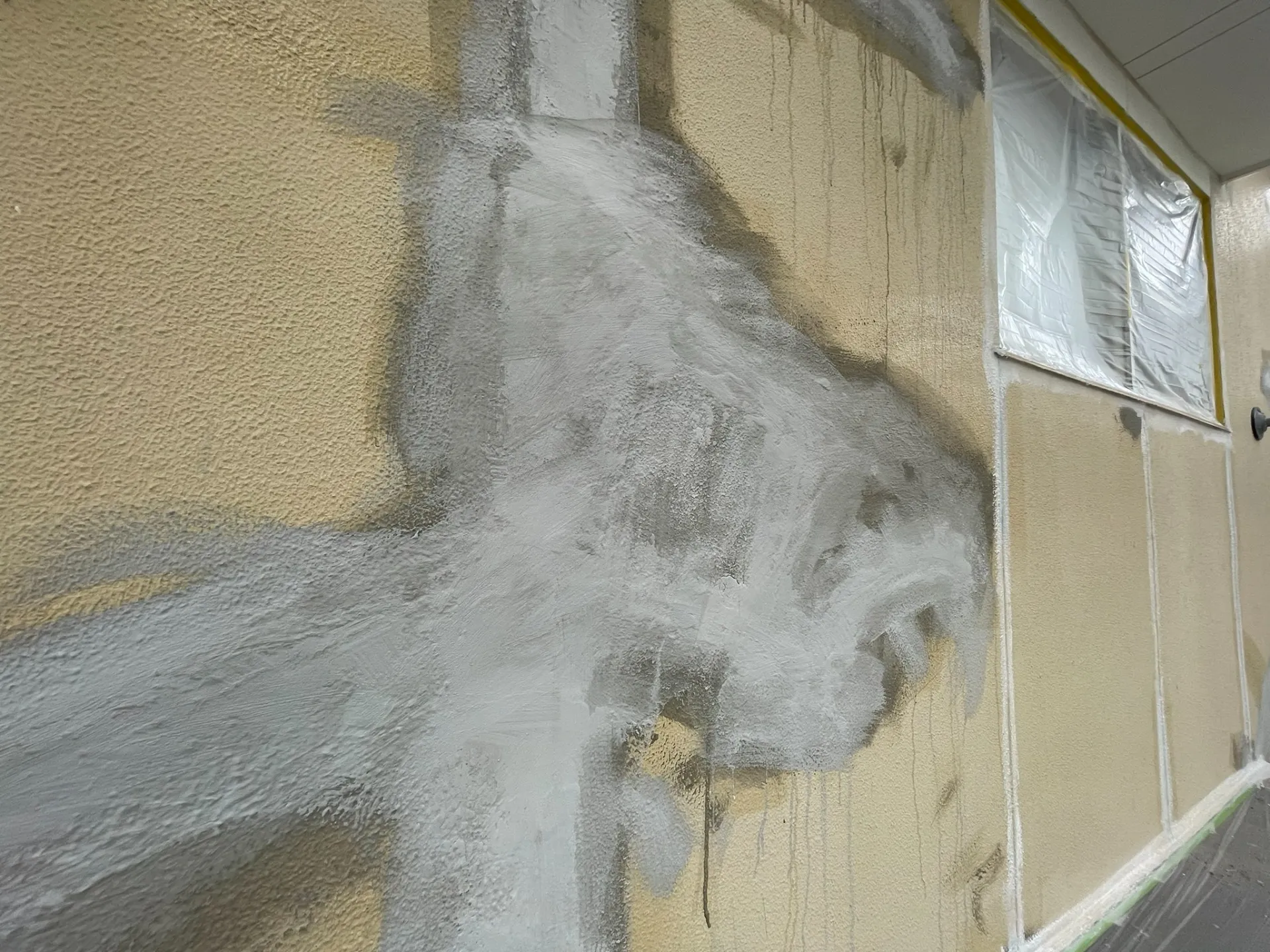 ひび割れ補修状況